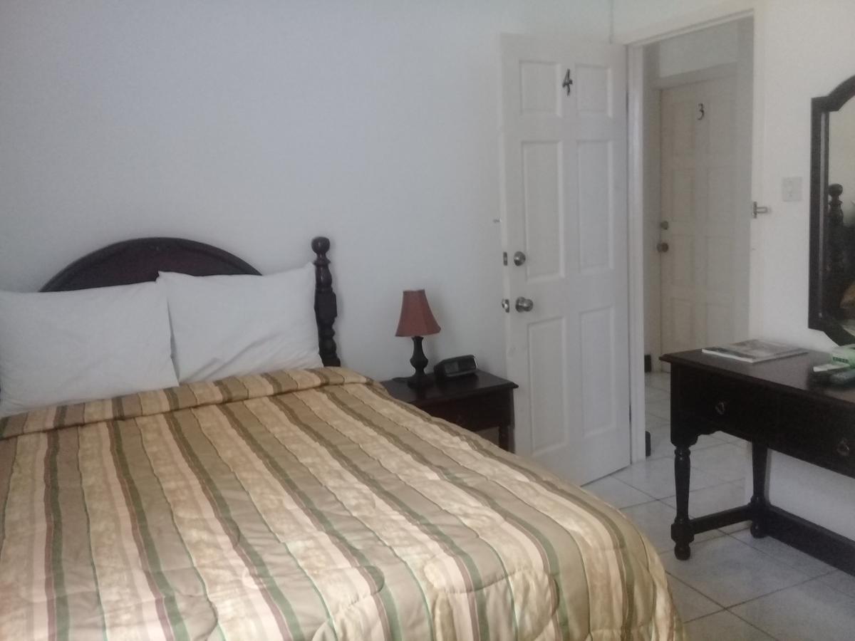 Pink Rock Inn Bed And Breakfast Ocho Rios Luaran gambar